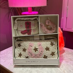 Sincerely Jules Beaded Pouch Set pink and white horseshoe